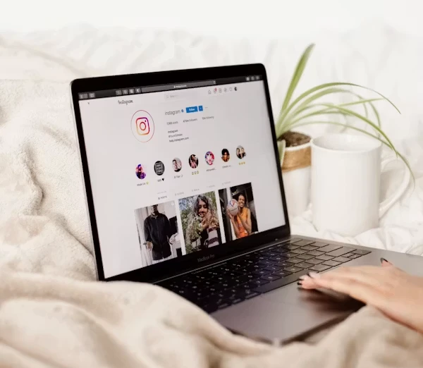 Strumento di esportazione follower Instagram su laptop